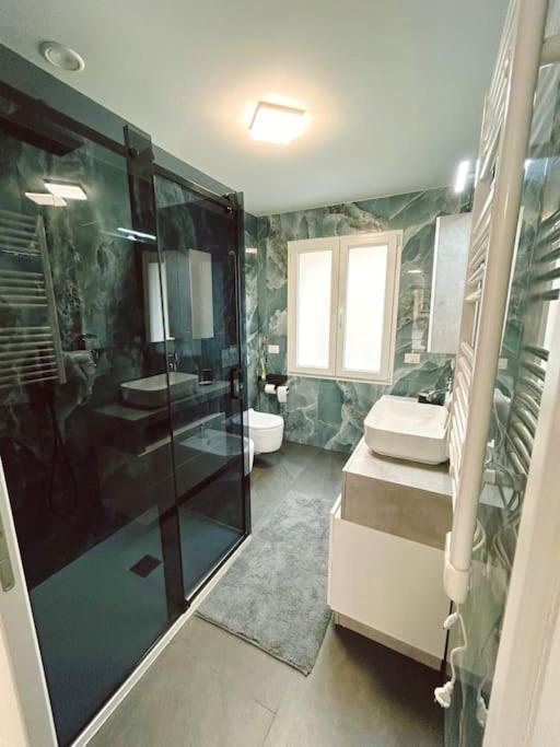 Dolcevita Apartment โกโม ภายนอก รูปภาพ