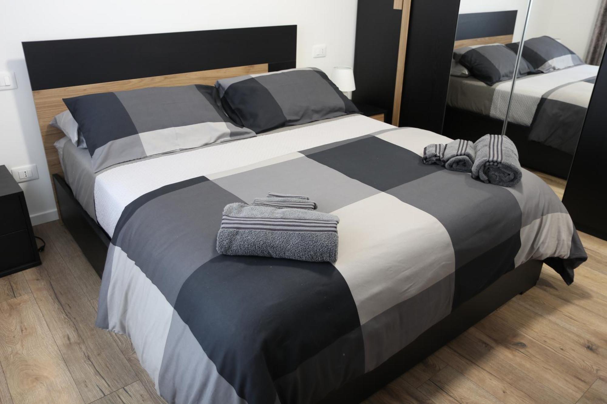 Dolcevita Apartment โกโม ภายนอก รูปภาพ
